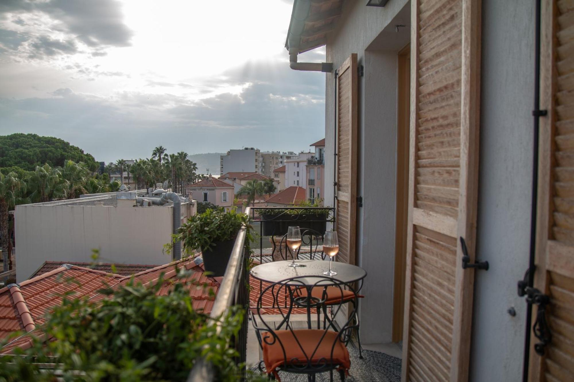 Unique Boutique Hotel Antibes Juan-Les-Pins Zewnętrze zdjęcie