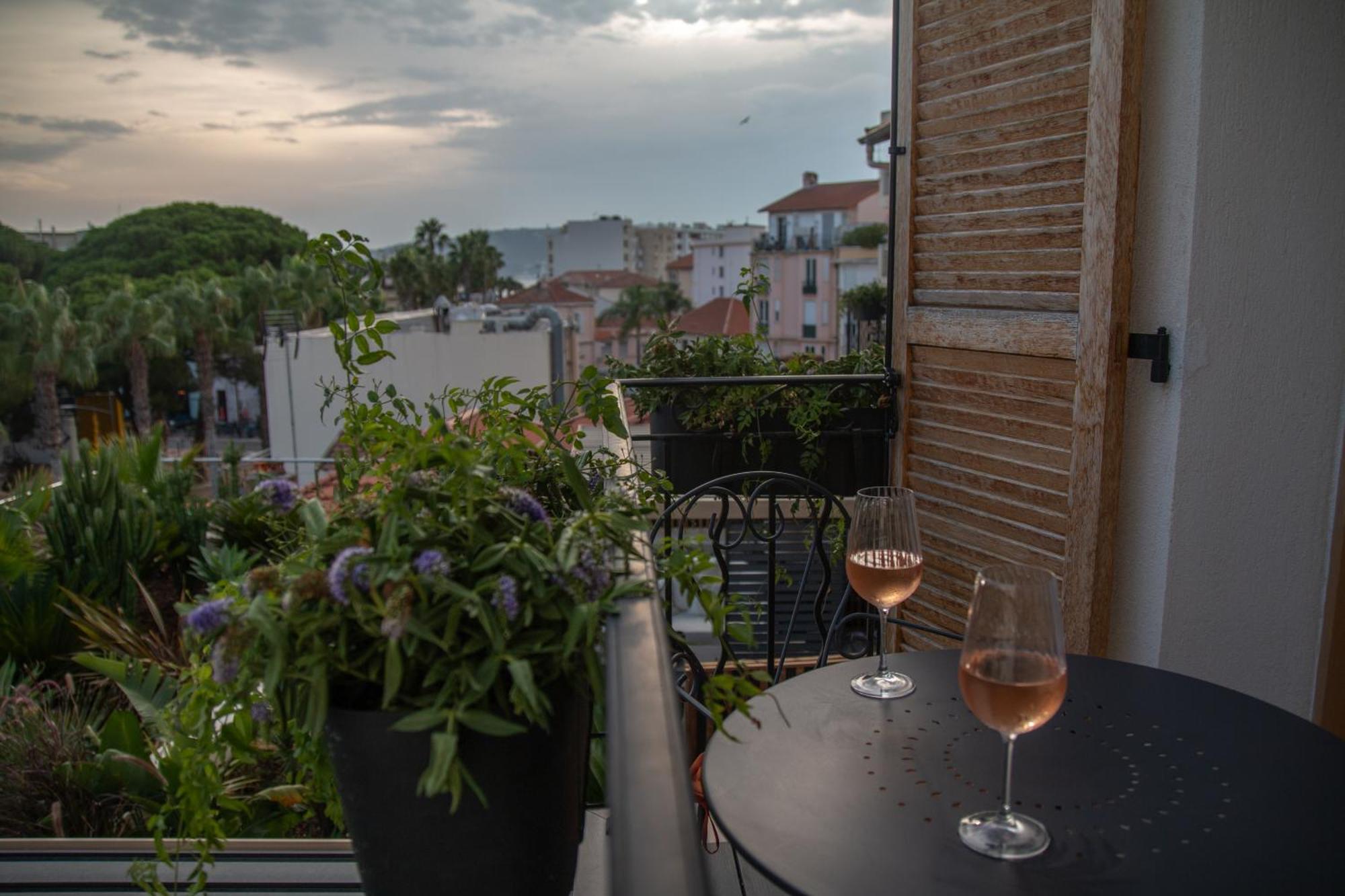 Unique Boutique Hotel Antibes Juan-Les-Pins Zewnętrze zdjęcie
